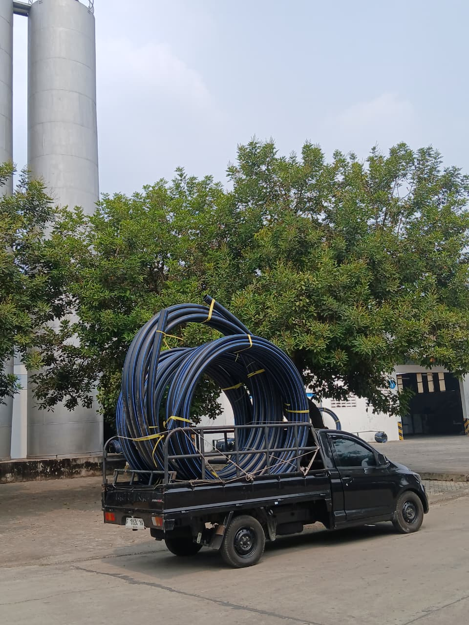 gudang pipa pengiriman